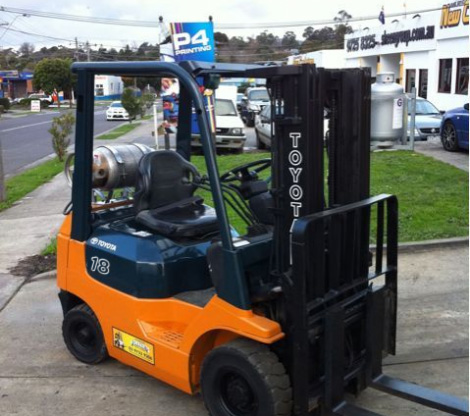 Toyota 1.8 Tonne Forklift with Container mast