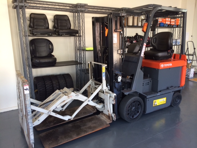 Toyota Forklift with PUSH/PULL attachment