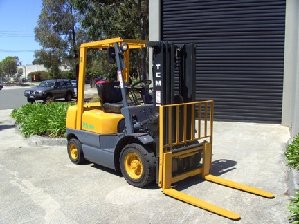 TCM 2.5 Tonne Container Mast Used Forklift