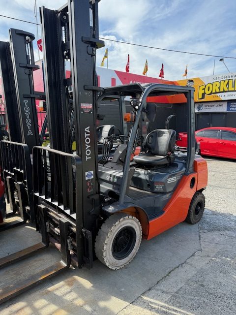 Used Toyota Deluxe Edition LPG Forklift 32-8FG25 – Fully Serviced & Refurbished