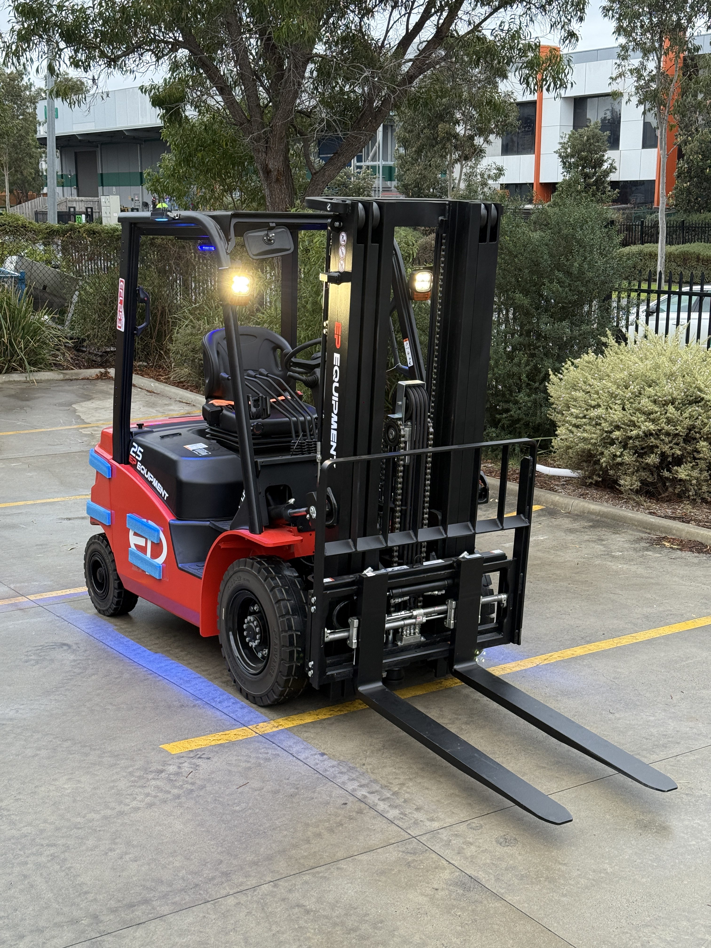 NEW EP EFL253 – 2.5 Tonne Lithium Electric Forklift